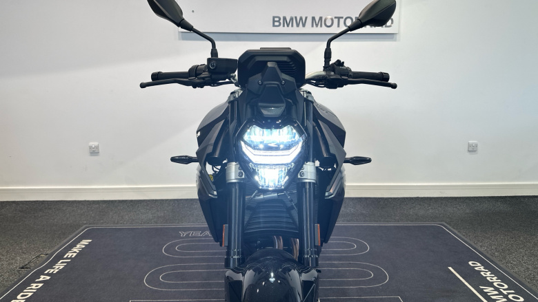 BMW F900 R